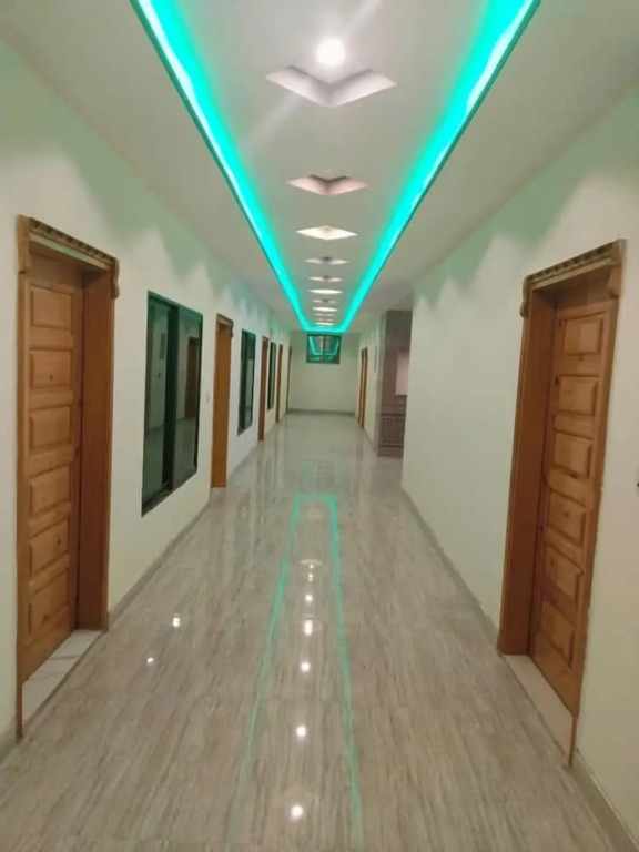 Hotel Rock Star, Naran