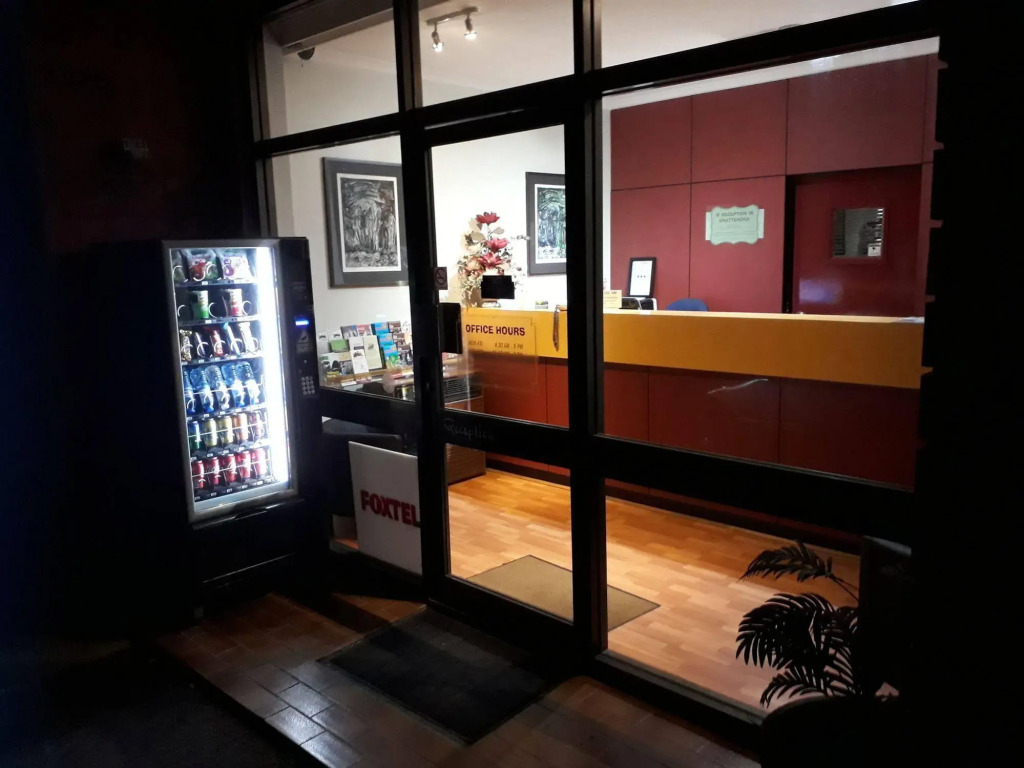Moe Motor Inn - After Hours Check Inn Available