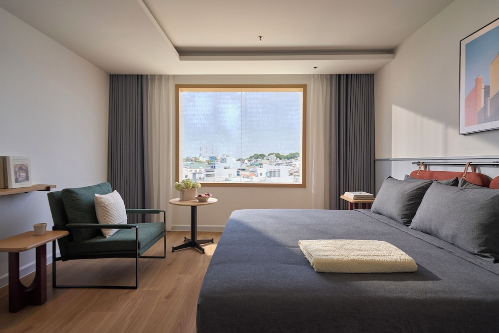 Express by M Village Hoang Viet