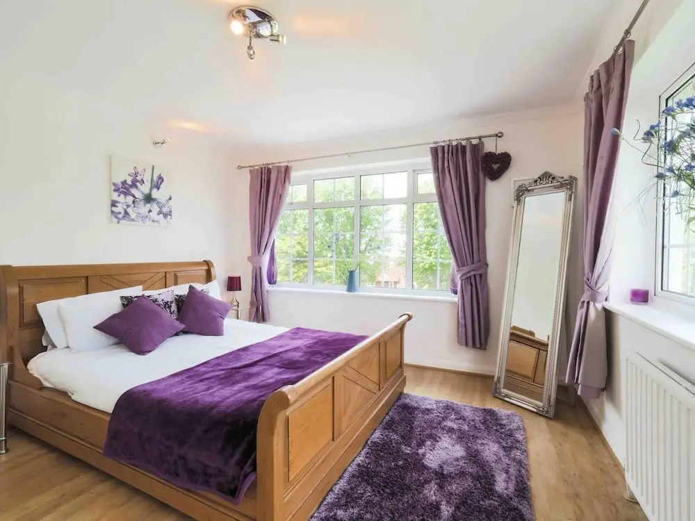 Inviting 7-bed House With sea Views in Hythe