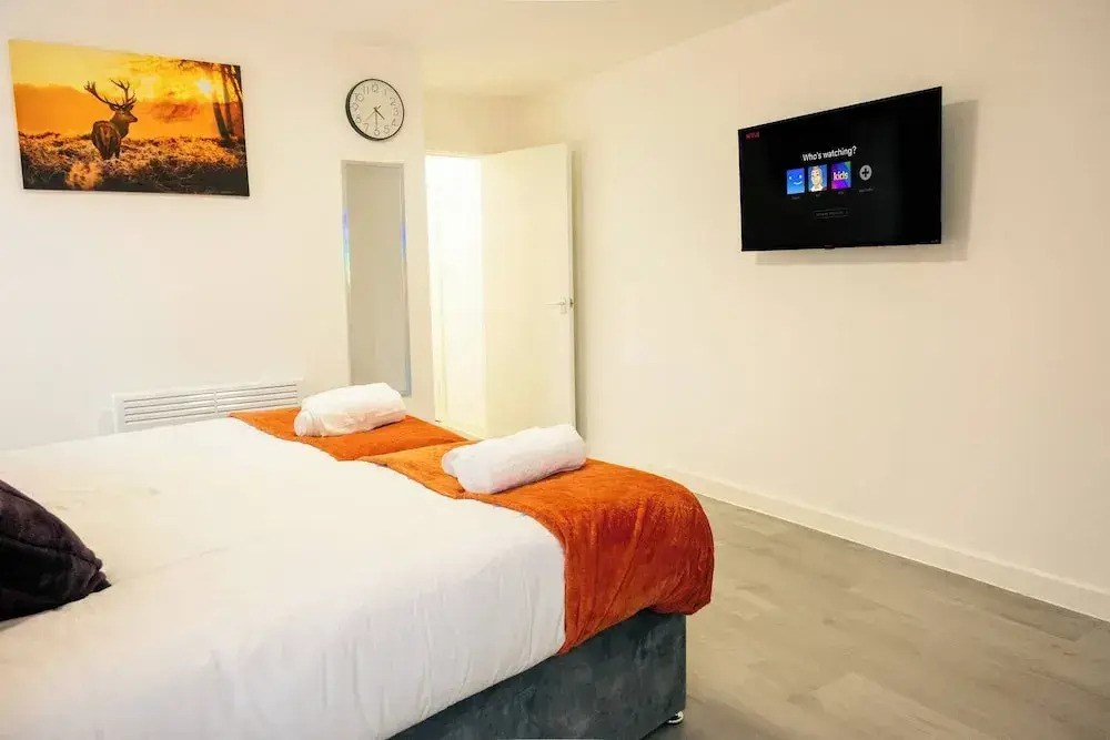 Stylish 3 Bed Flat Near Cardiff City Centre and Uni