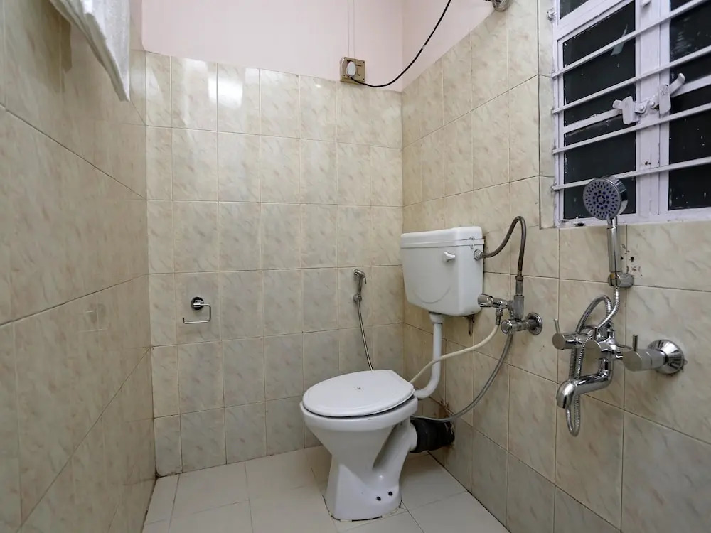 OYO 4740 White Orchid