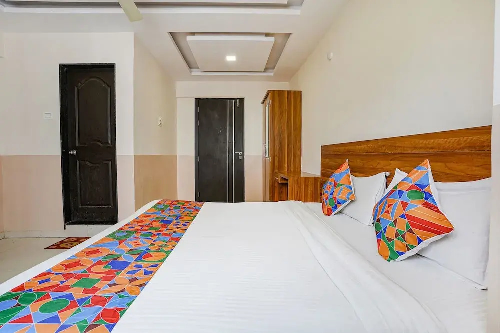 Paradise Inn by OYO Rooms