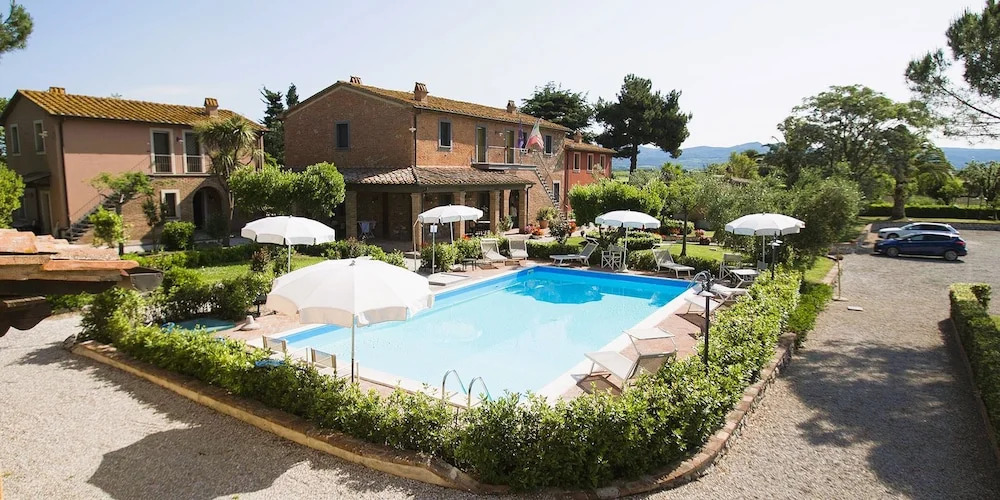 Il Casale di Donoratico con piscina
