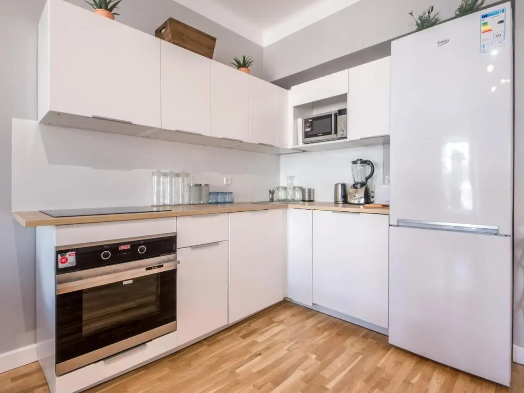 White Residence 4rooms - City Center
