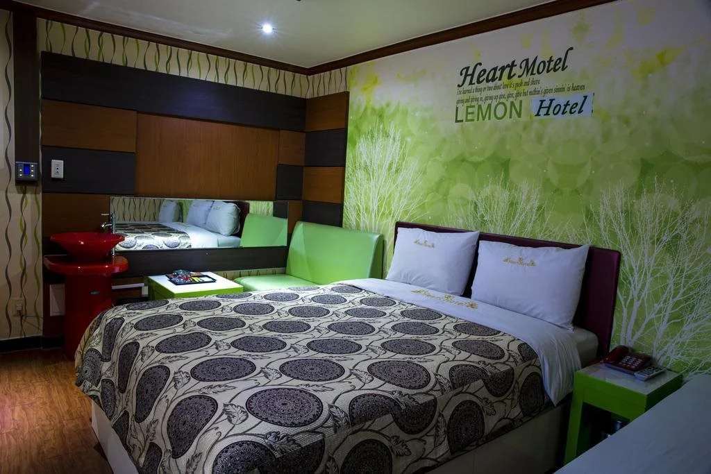 Theme Motel