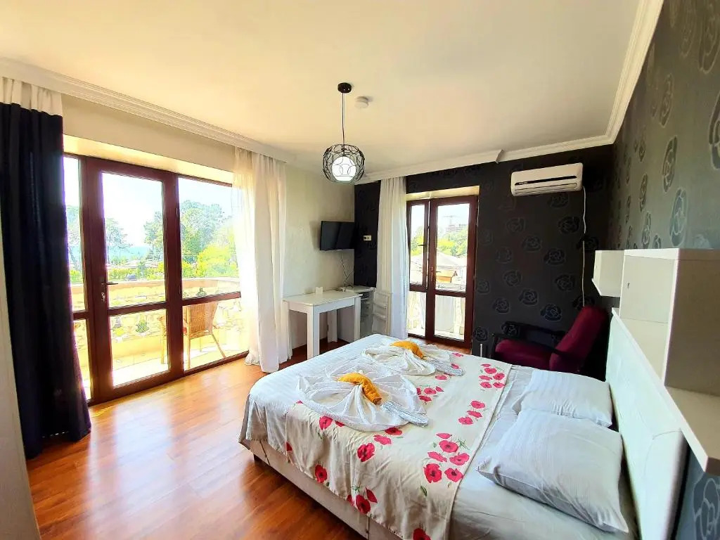 Sunrise Hotel