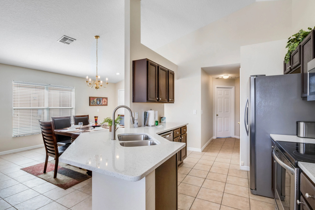 SO136CA - 4 beds pool home - Gated resort, Davenport, US