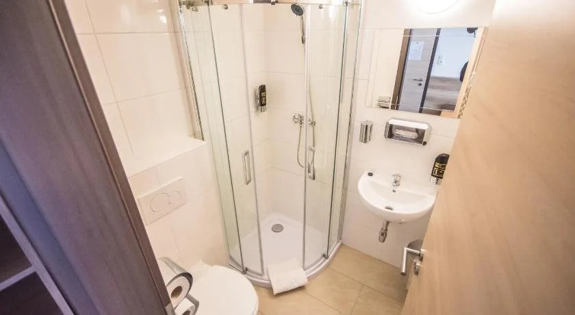 Turm Inn 24H Self Check In By H&H Hotels