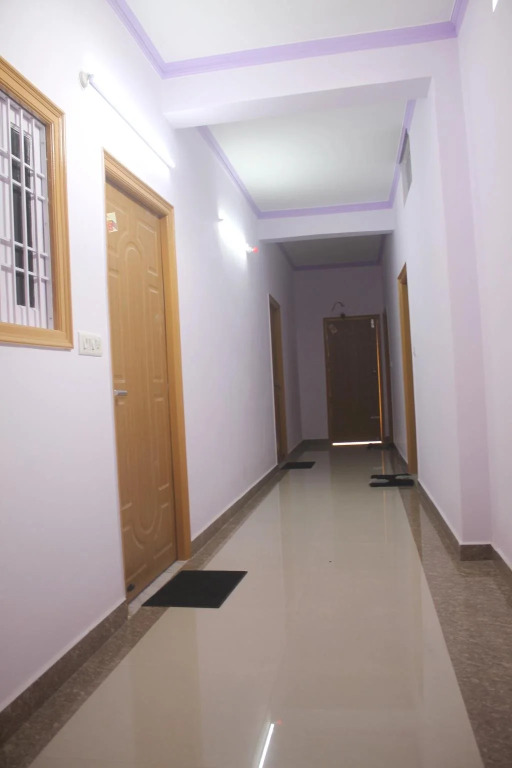 DS Residency Varanasi-Near Mandir-Free Wi-fi-Parking