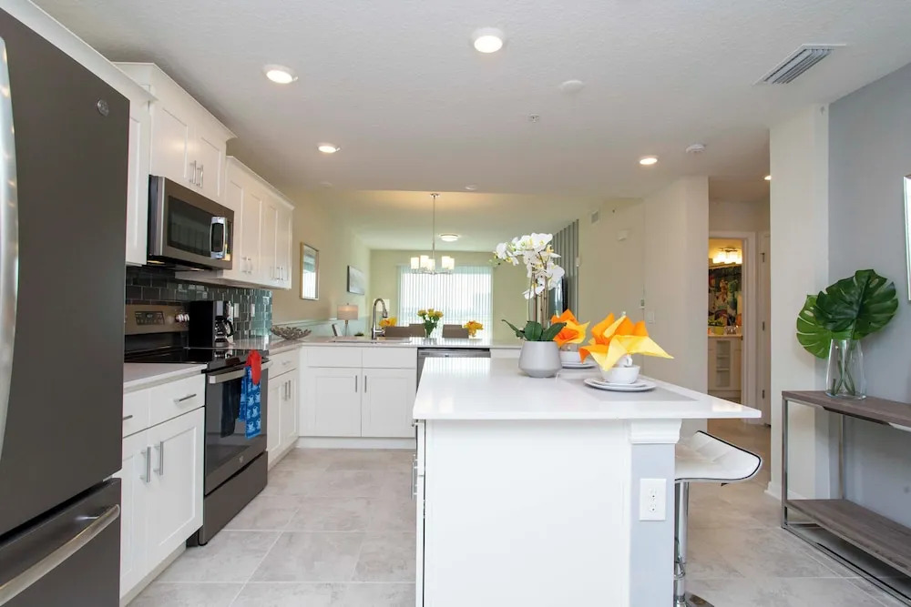 Luxurious 2 Bd Close to Disney Storey Lake 204 3131