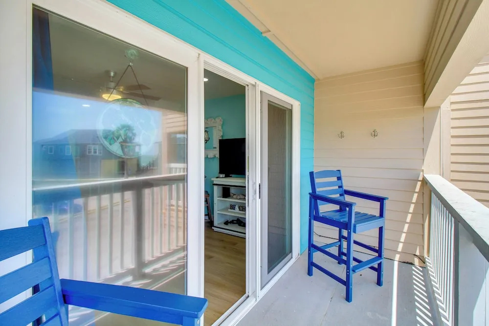 Poolside Fun, Ocean Strolls! Corpus Christi Escape