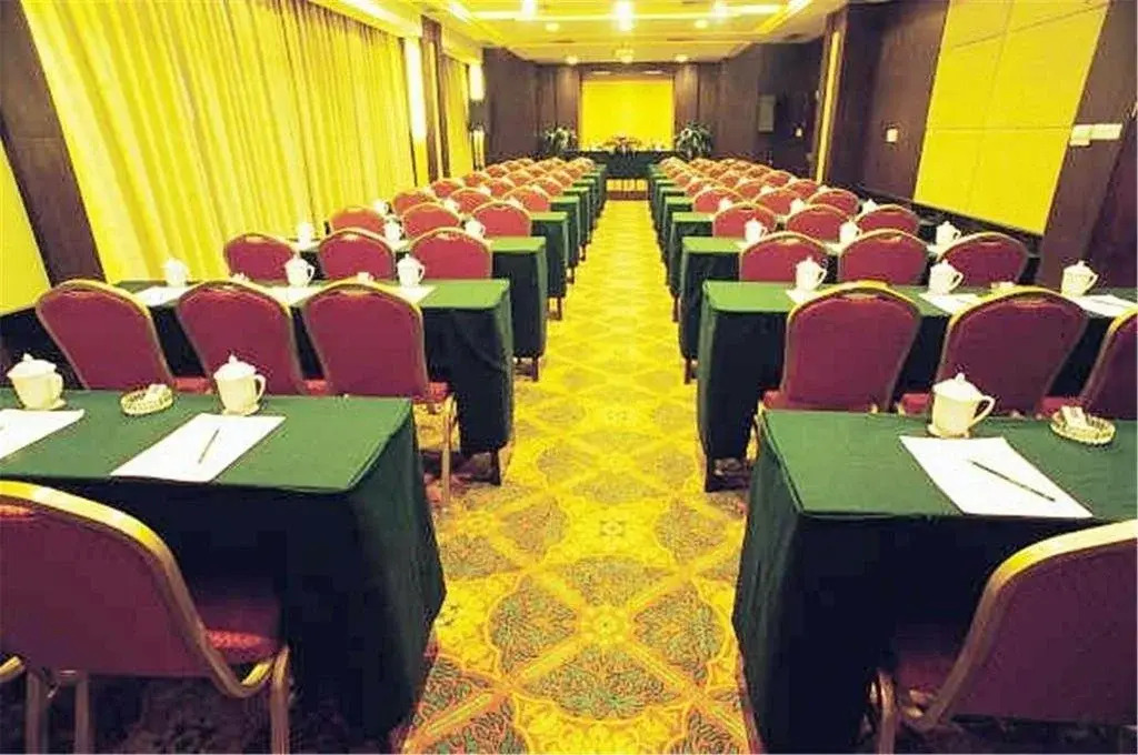 Mingzhao Hot Spring International Hotel