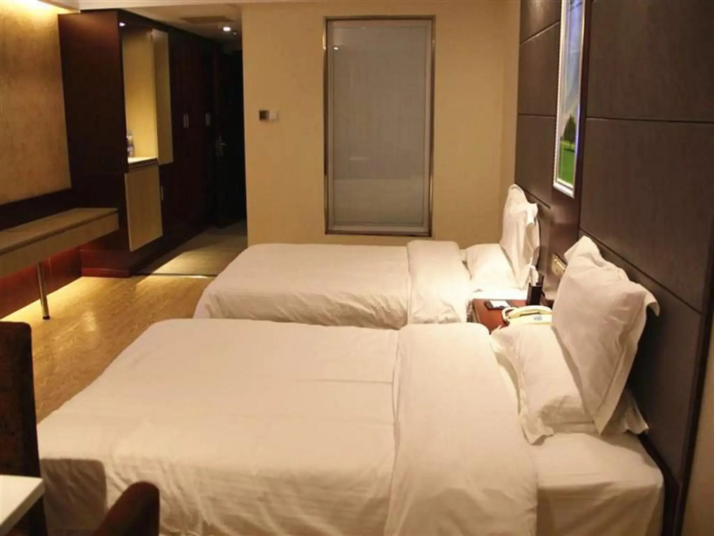 GreenTree Inn Nantong Tongzhou Shiji Avenue Jianghaihuangdu Express Hotel