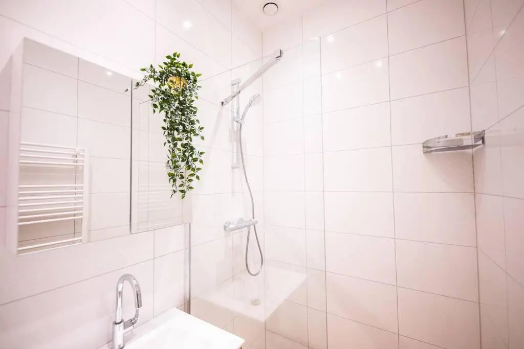 Boutique 2 Bedroom Serviced Apartment 54m2 -MST40B-