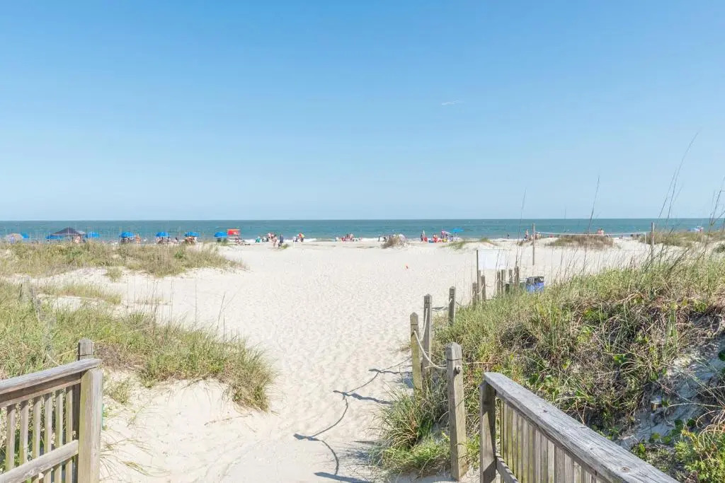 Hilton Head Beach & Tennis A142, 1 Bedroom, Sleeps 6