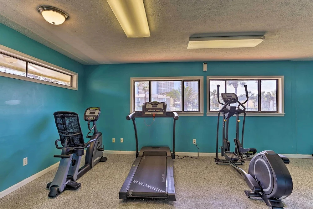 Walk to Beach: PCB Condo w/ Oceanfront Pool Access