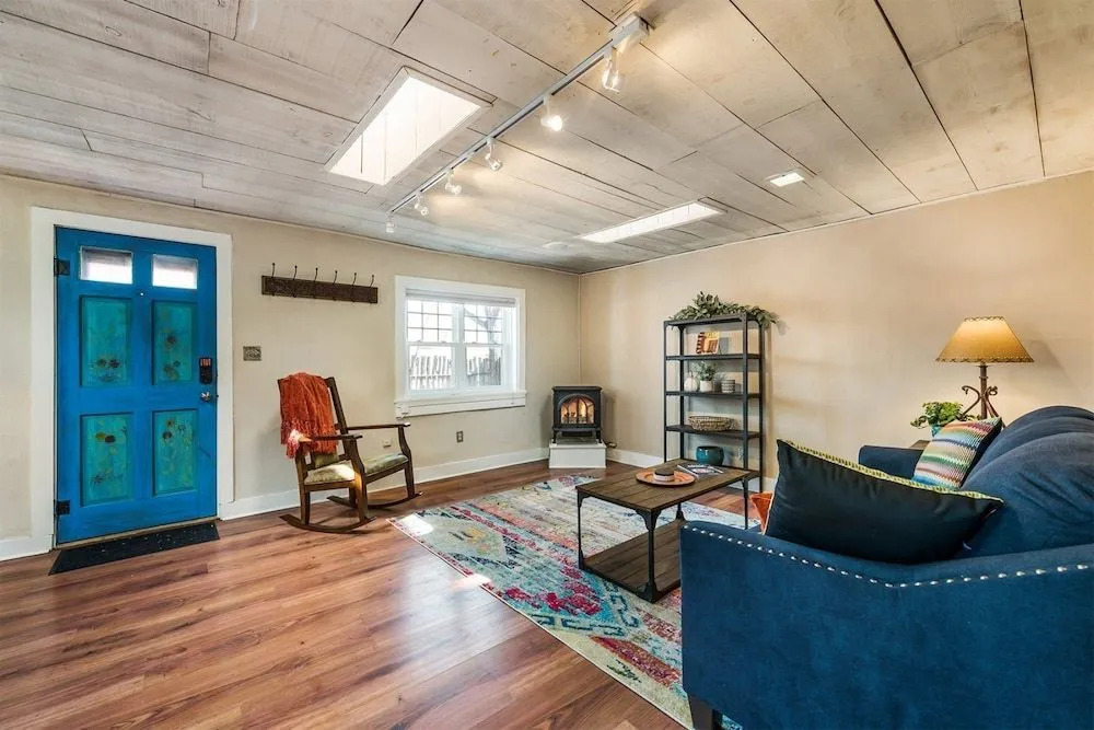 Casa Lola - Gorgeous Light-filled Home, Walk to The Plaza and The Railyard