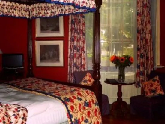 The Red Lion Hotel