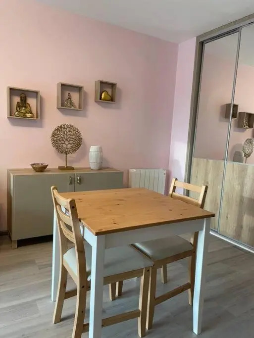 Petit Studio Zen avec parking gratuit réservé