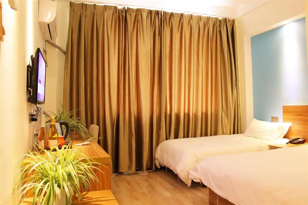 Laystay Hotel