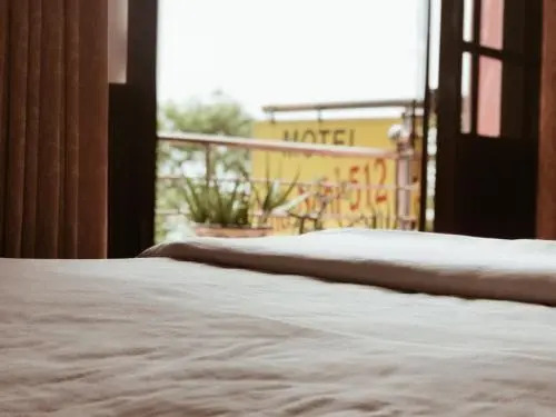 Motel 512