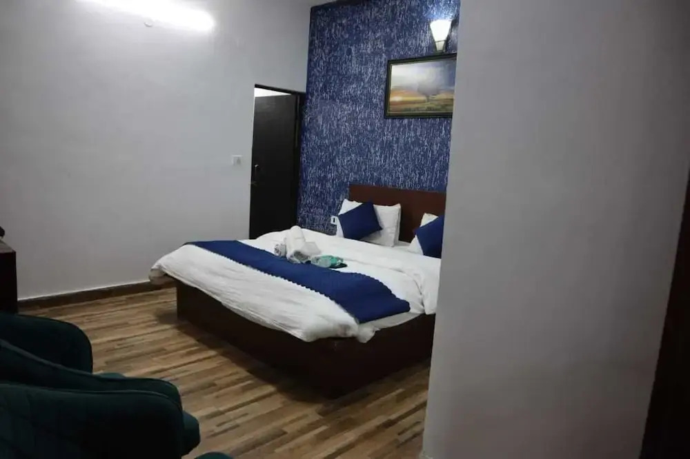 Hotel Everest Highland by Krishiv