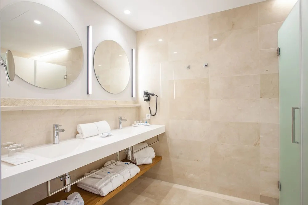 Grupotel Playa de Palma Suites & Spa