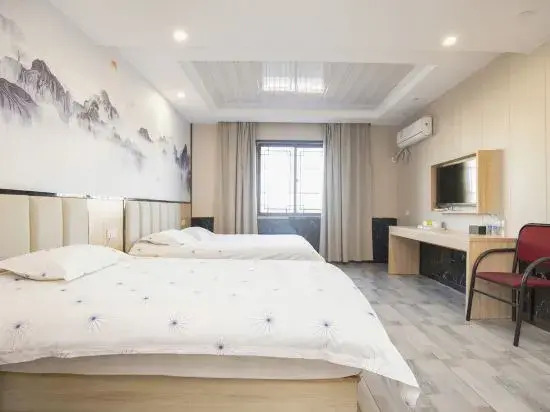 Qingmu Hotel (Hexian Xiaoshikouzhen Huai Commercial Street)