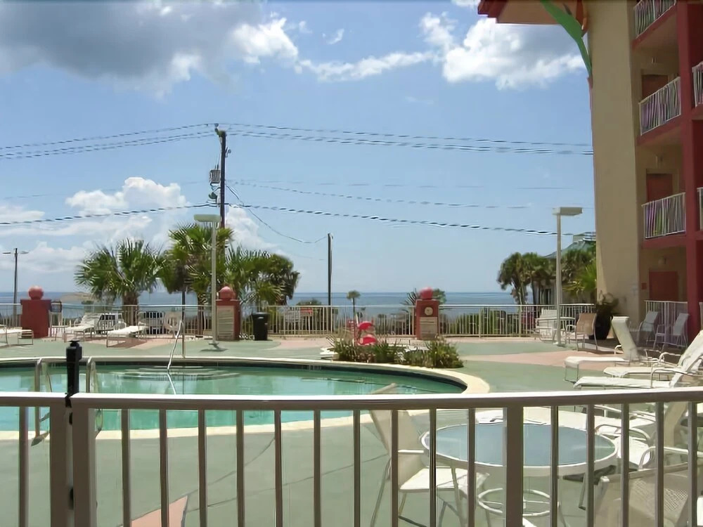 Paradise Shores 105