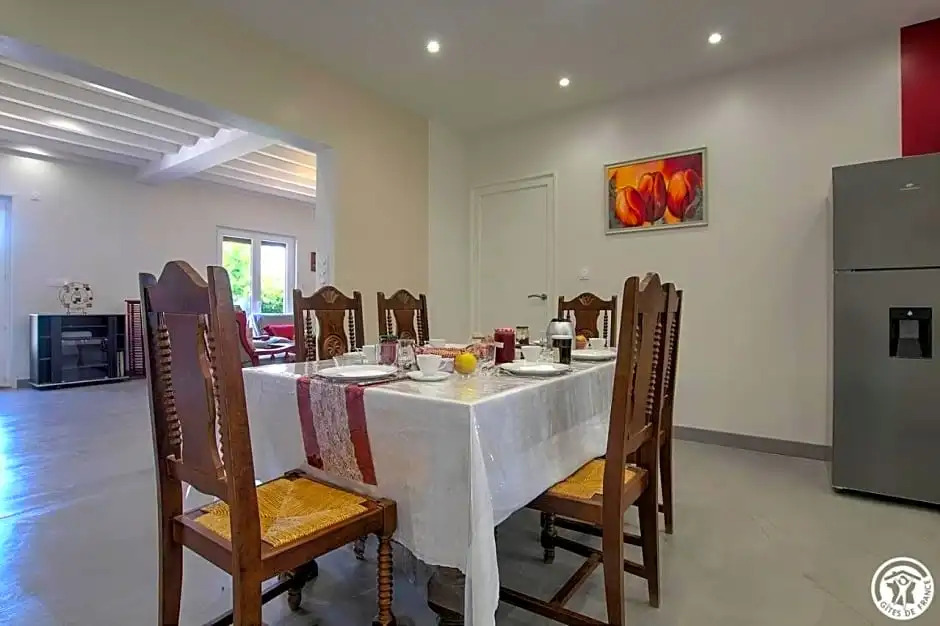 La maison du Bonheur, borne de recharge VE