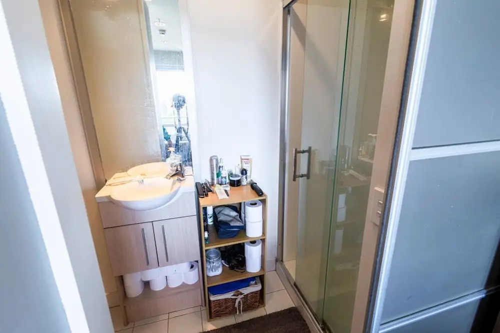 Sunny 2 Bedroom Flat in Grafton with City Views