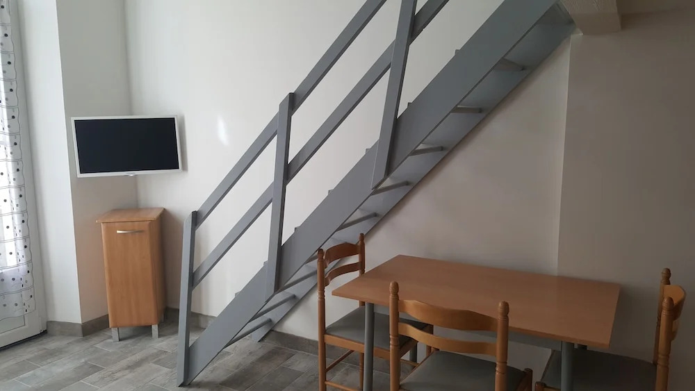 STUDIOS PARISIENS