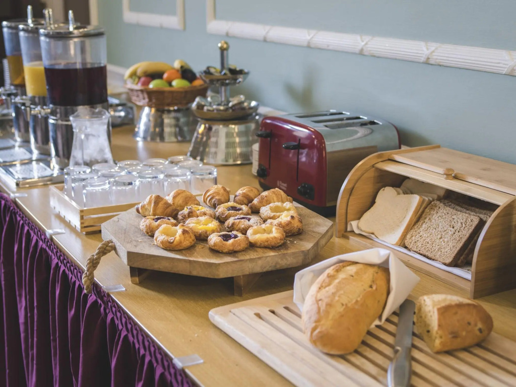 Hitchin Priory Hotel