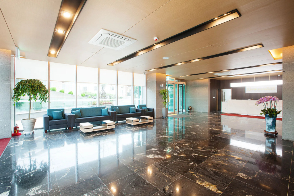 YOUUS Hotel