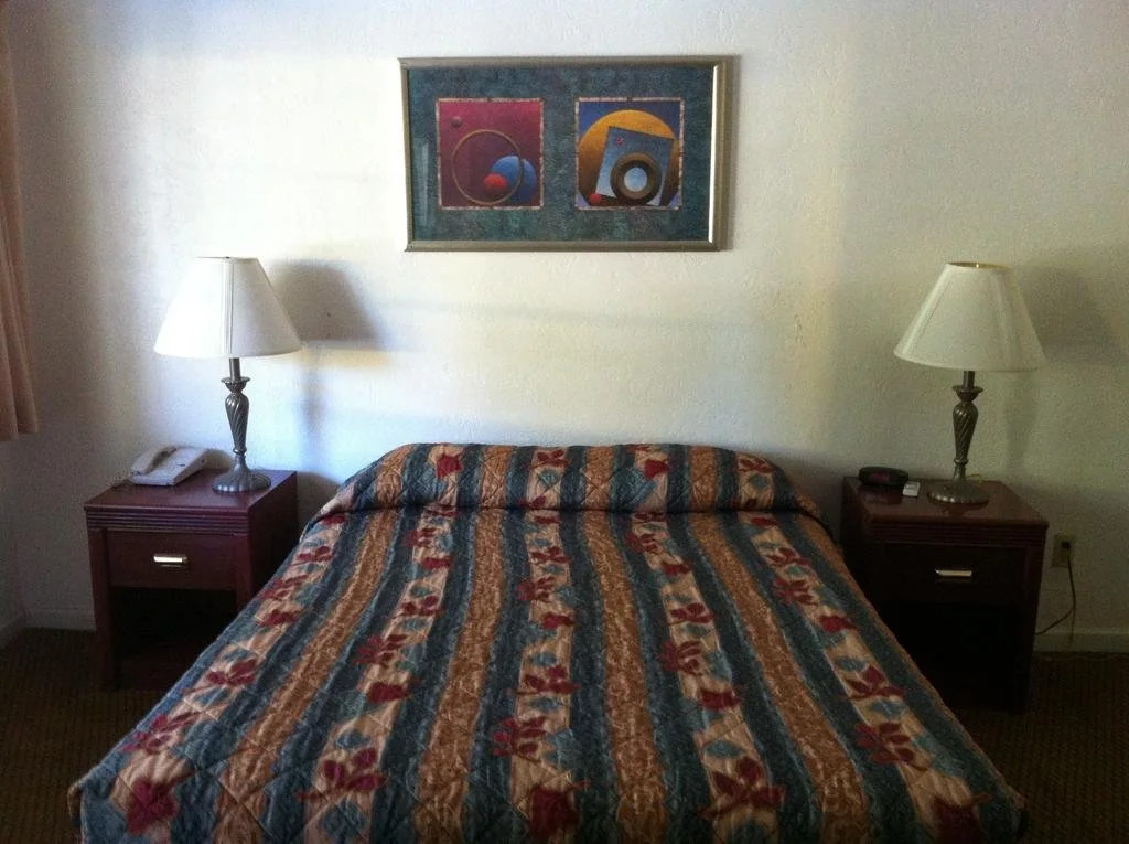 Golden Chain Motel