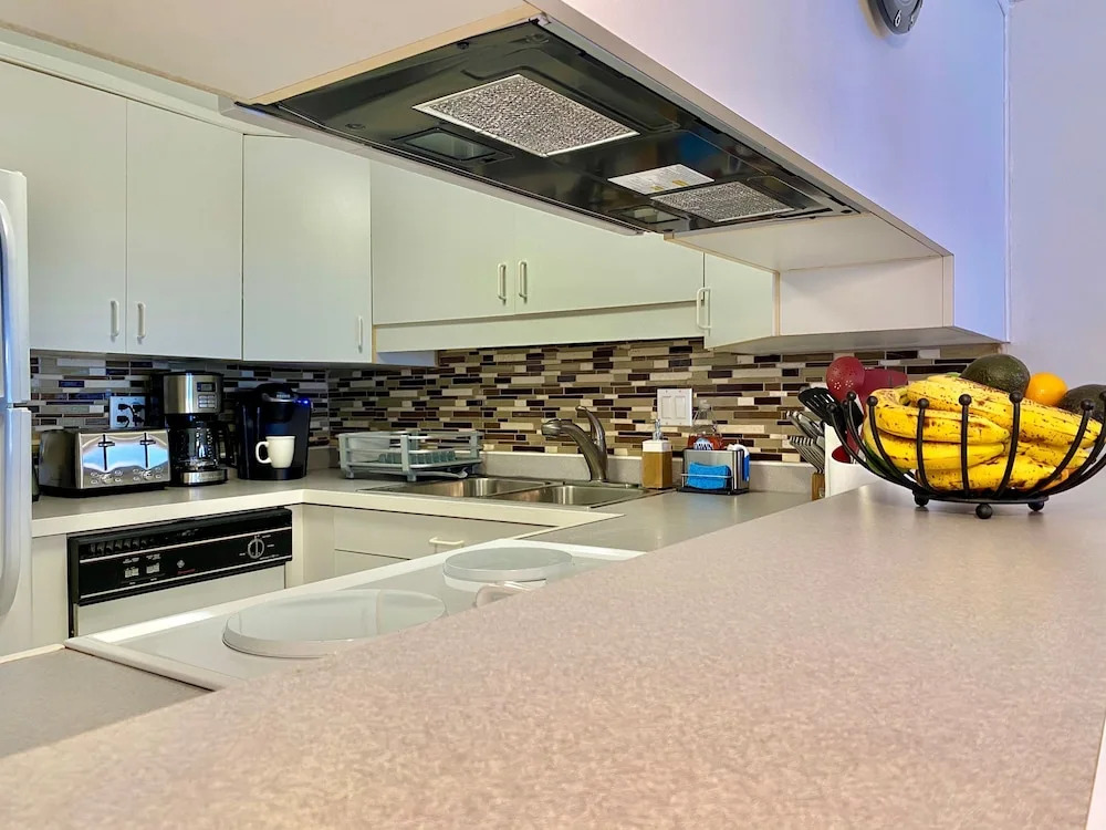Holiday Surf And Racquet Club 403 1 Bedroom Condo by Redawning
