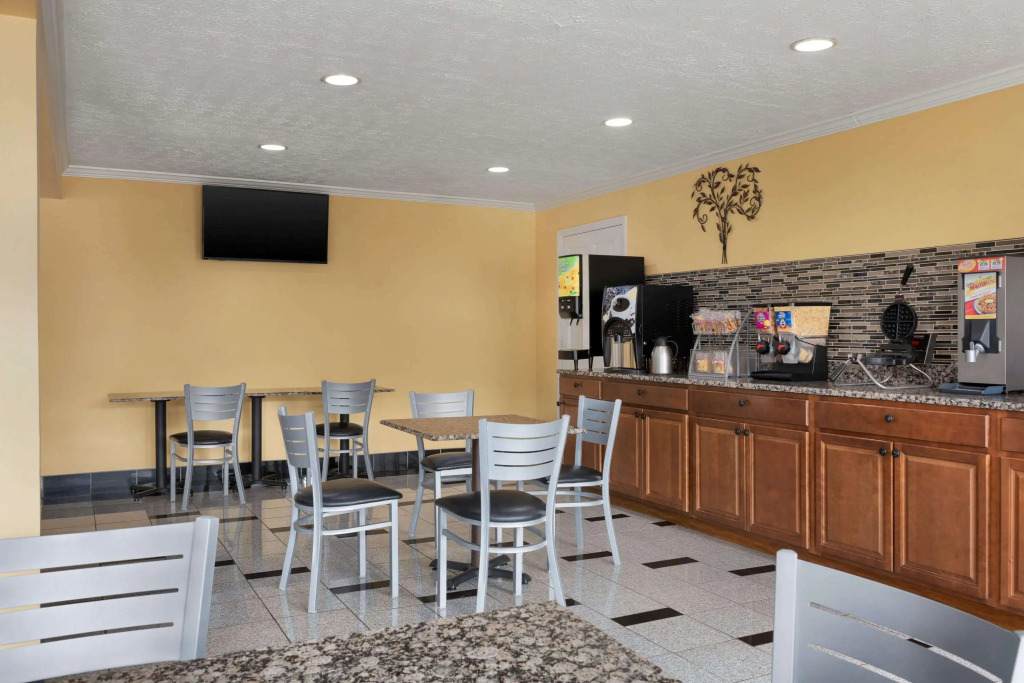 Super 8 by Wyndham Whites Creek/ Nashville NW Area