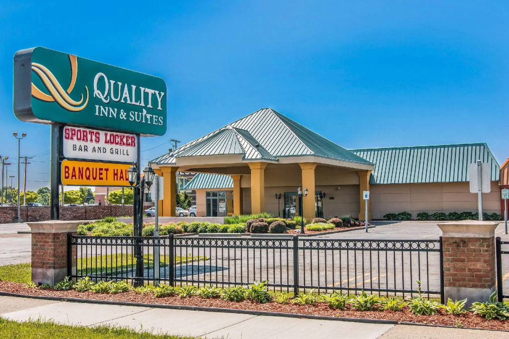 Quality Inn and Suites Livonia