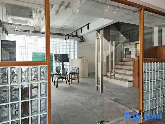 Q Space Sathorn - Narathiwas 18