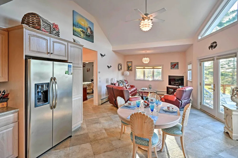 2BR Coastal Gem! Breathtaking Ocean/mountain View