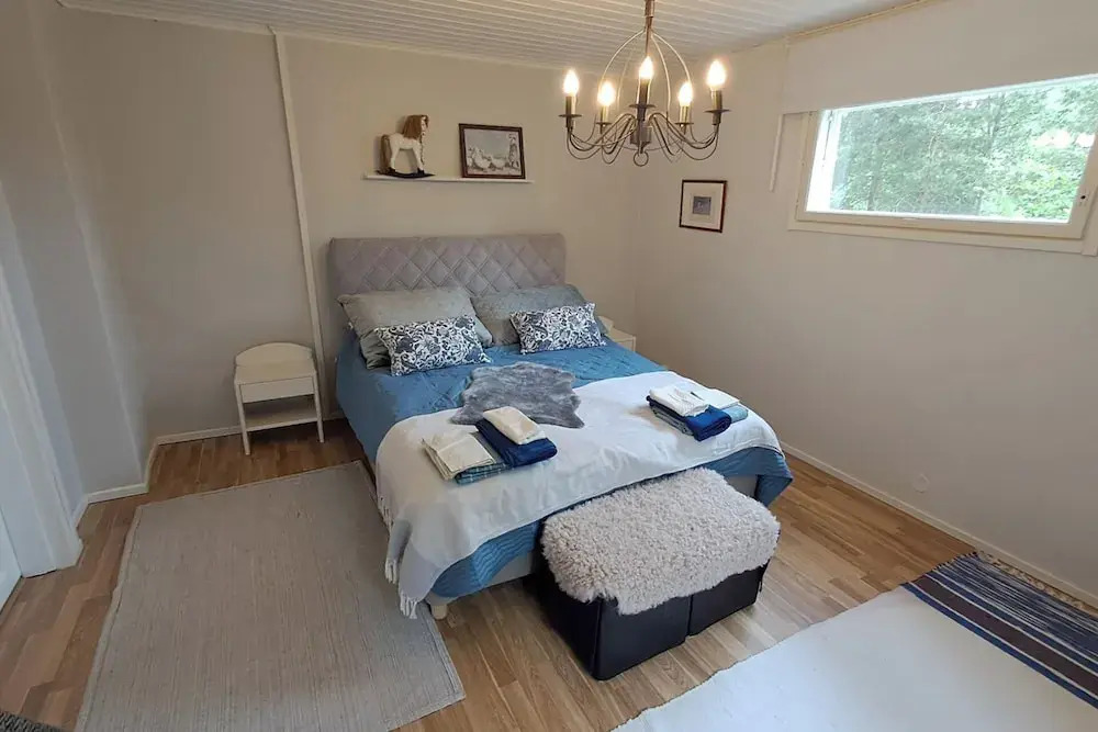 Beautiful 4 Bedroom Cottage With Wood Sauna