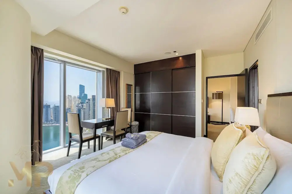 Marco Polo - Chic 1BR in Marina Hub | Expansive Balcony