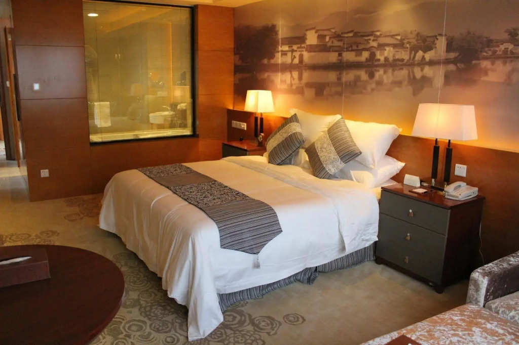 Ruixiang New Century Hotel