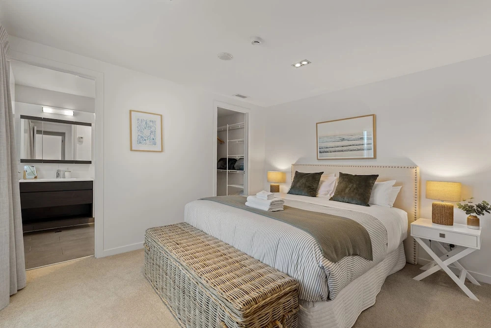 Paihia 2 Bedroom Apartment with Pool