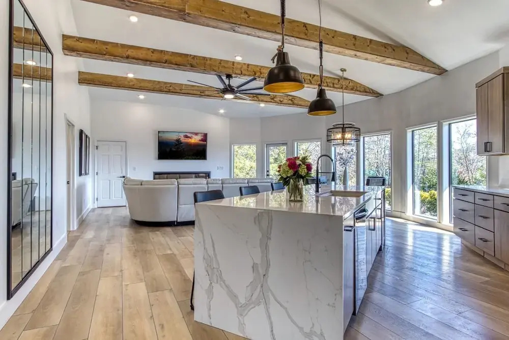 Mountain Valley Revival - Brand New Renovations, Close To Town, Panoramic Mountain Views!! 2 Bedroom Cabin by RedAwning