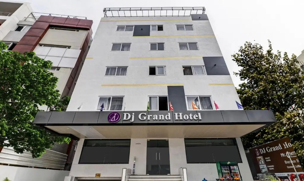 Townhouse DJ Grand