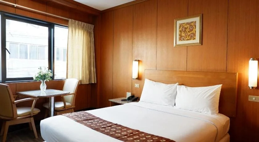 Dynasty Inn