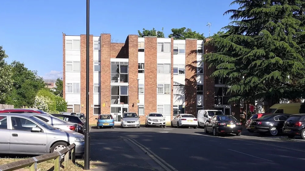 Gatewick Duplex Serviced Apartment