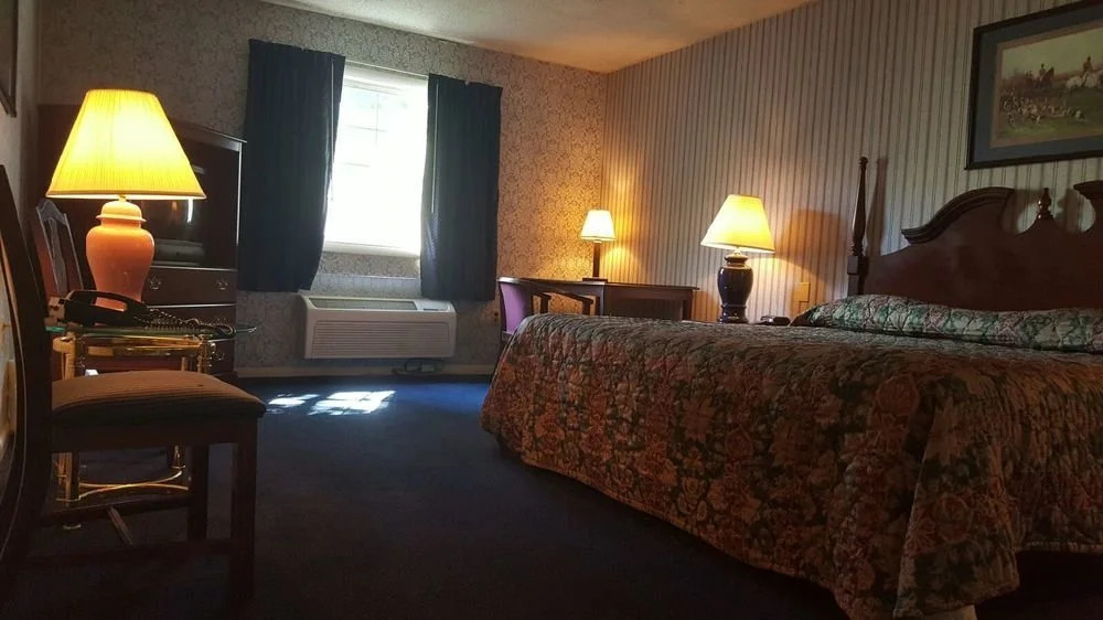 Hotel Carlisle & Embers Convention Center